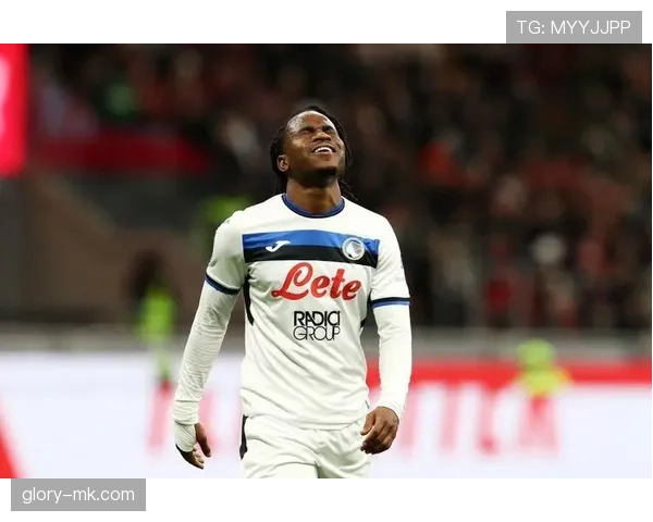 超级转会：顶级前锋登陆欧洲豪门，开启职业生涯新篇章