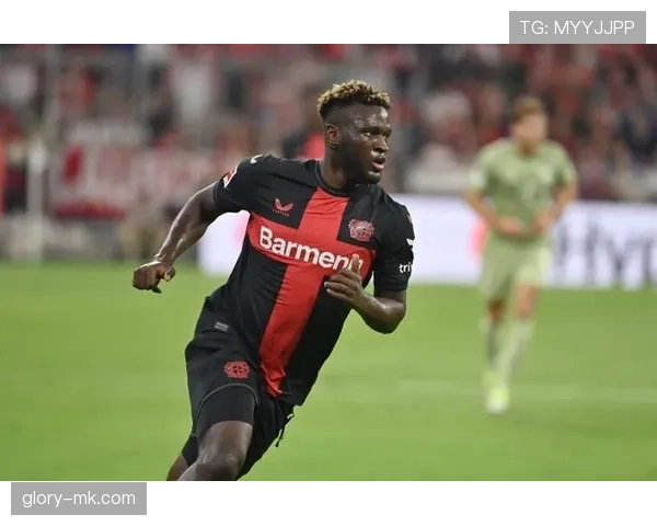 面对顶级中卫：博尼法斯如何利用身体优势