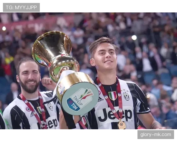 迪巴拉一个赛季花几万块健身，还不是这球场上lucky的那个？